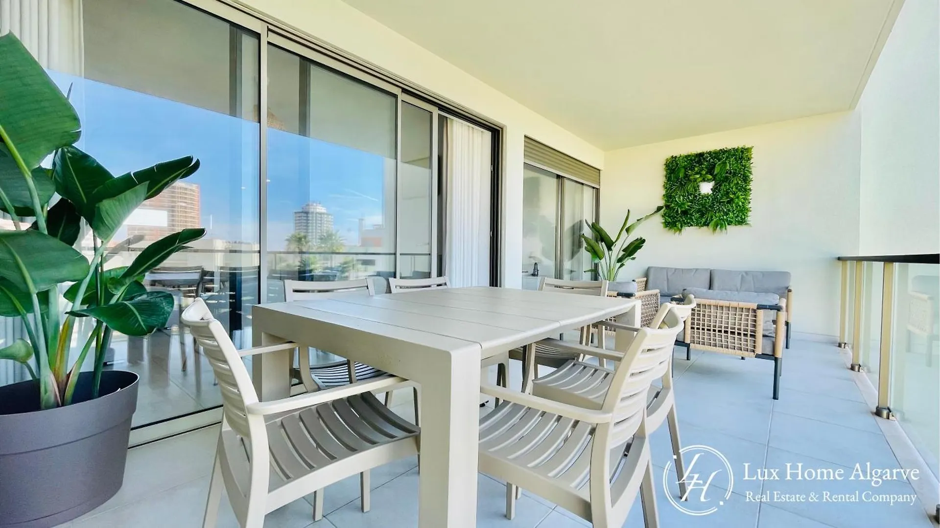 Apartment Sunset - Luxury Property - Pool - Garden - 500M Beach Portimao